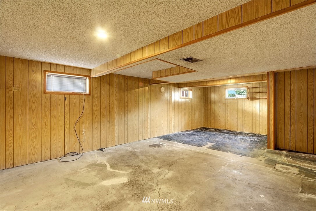 843 Southwest 116th Street Seattle, WA 98146 - Photo 13 of 21 Gallery Image 13
