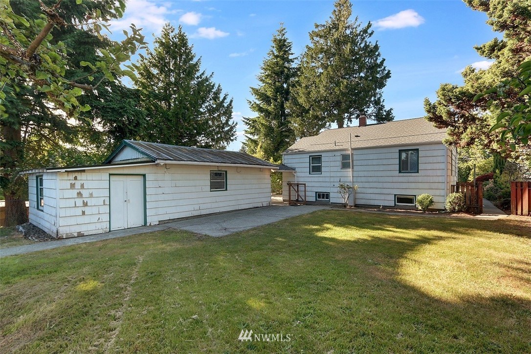 843 Southwest 116th Street Seattle, WA 98146 - Photo 17 of 21 Gallery Image 17