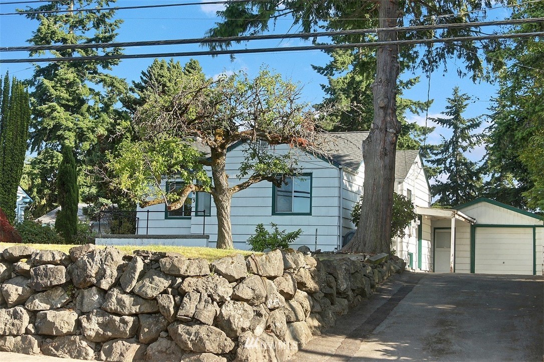 843 Southwest 116th Street Seattle, WA 98146 - Photo 20 of 21 Gallery Image 20