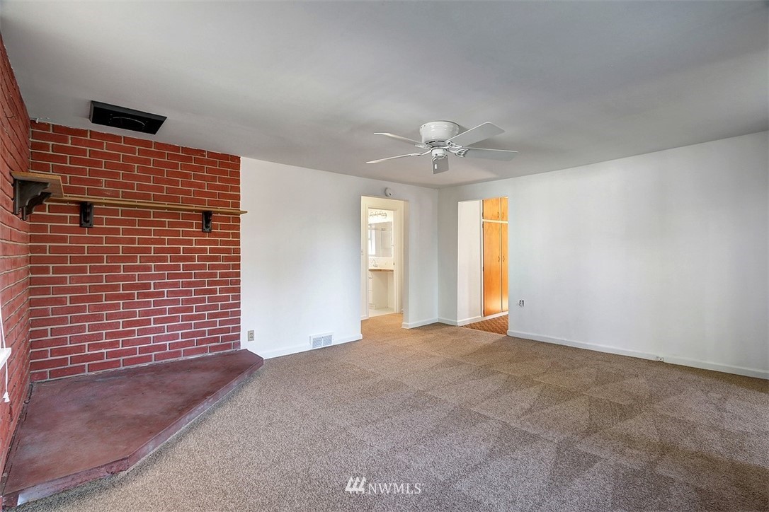 843 Southwest 116th Street Seattle, WA 98146 - Photo 8 of 21 Gallery Image 8