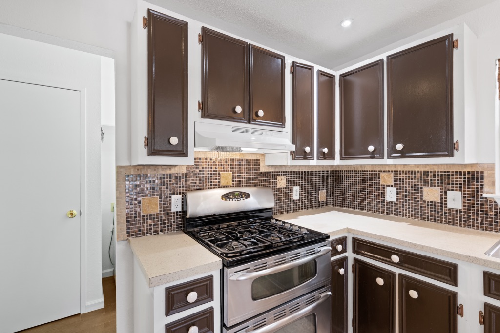 1211 Delano Street Austin, TX 78721 - Photo 1 of 30
