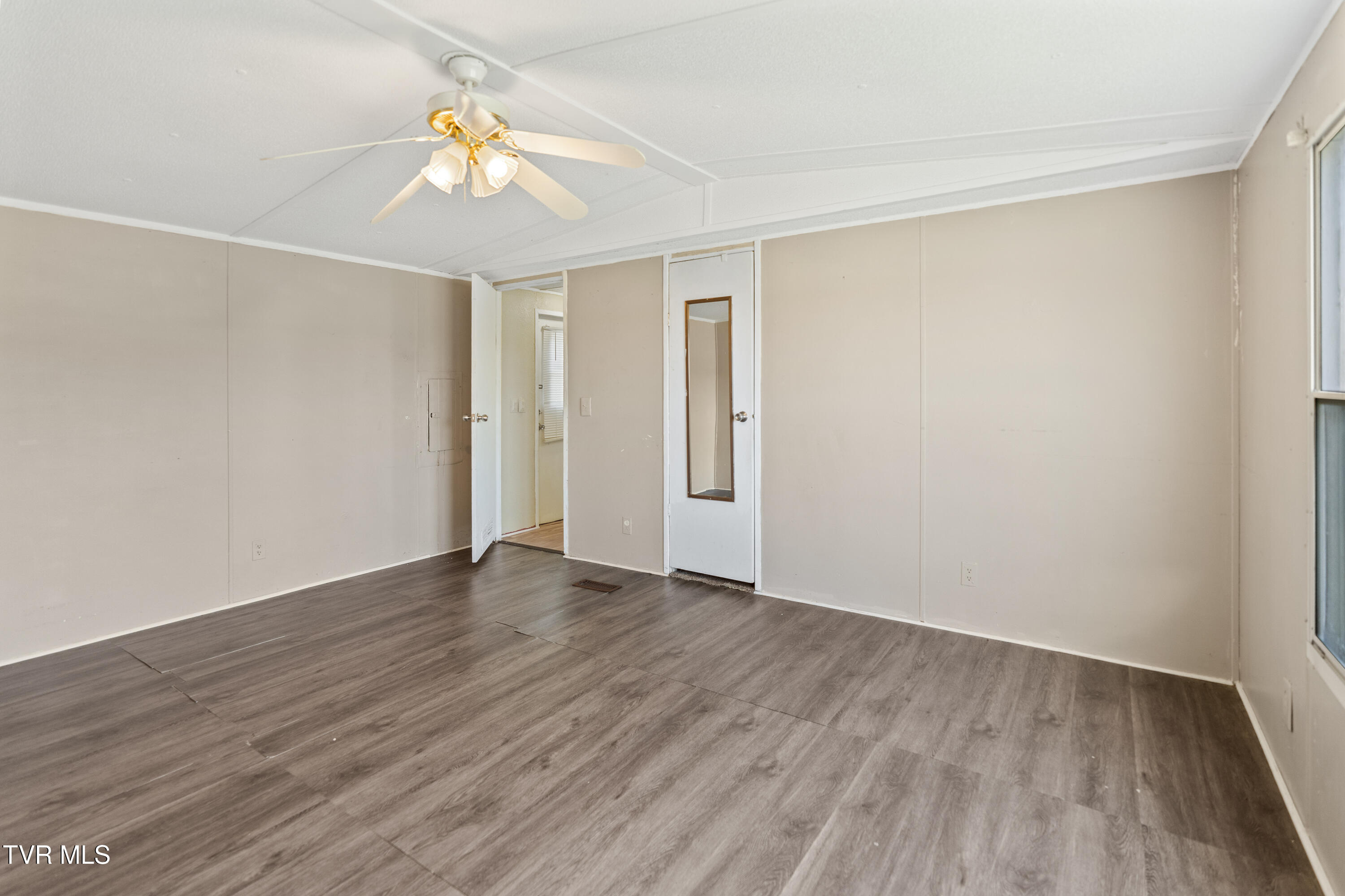 1500 Milburnton Road Limestone, TN 37681 - Photo 16 of 25 DSC00682