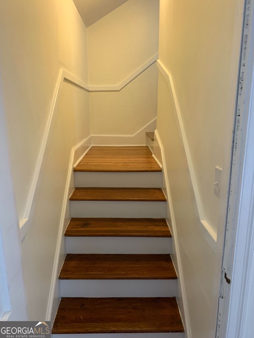 155 Windsor Court Athens, GA 30606 - Photo 9 of 14 a view of entryway