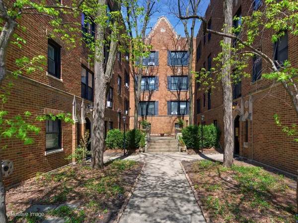 $350,000 | 1104 West Montana Street, Unit 3, Chicago, IL 60614