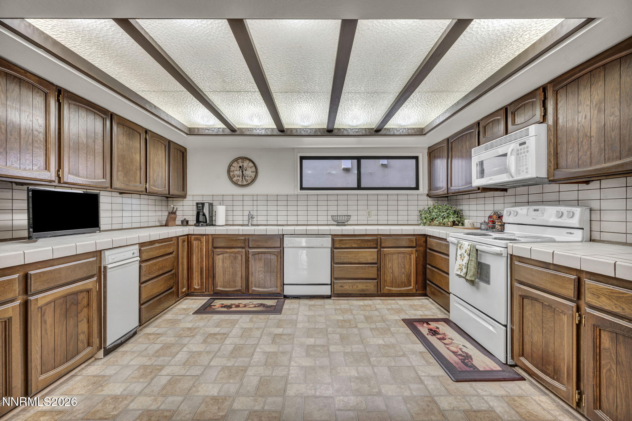 508 Island Avenue Reno, NV 89501 - Photo 17 of 30 Kitchen - Straight On