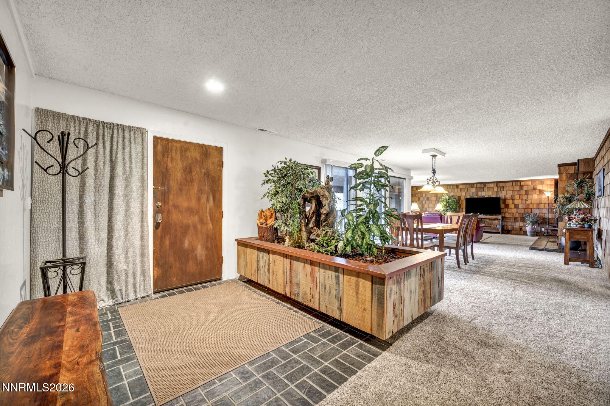508 Island Avenue Reno, NV 89501 - Photo 7 of 30 Entryway Inside