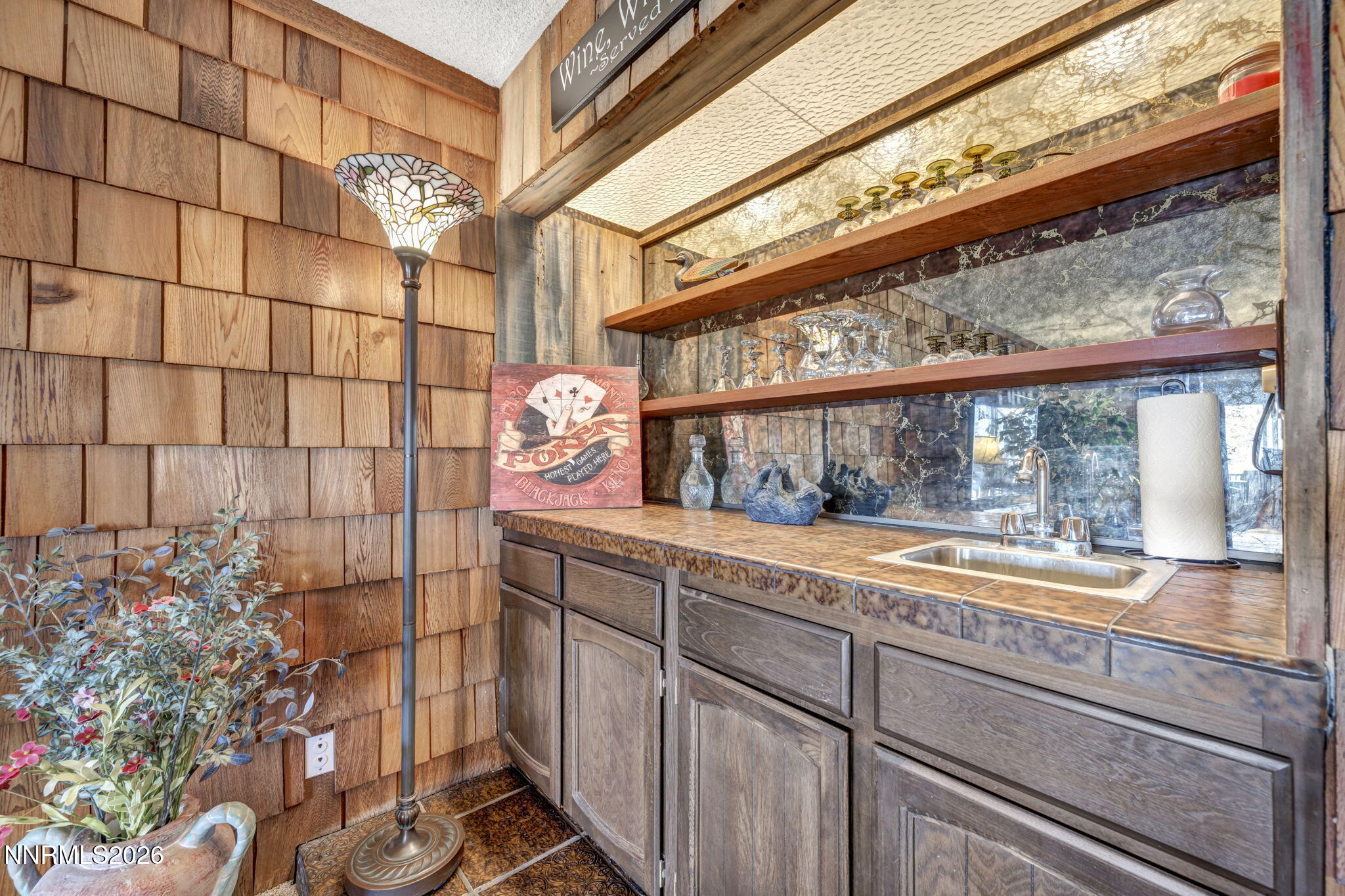 508 Island Avenue Reno, NV 89501 - Photo 9 of 30 Bar