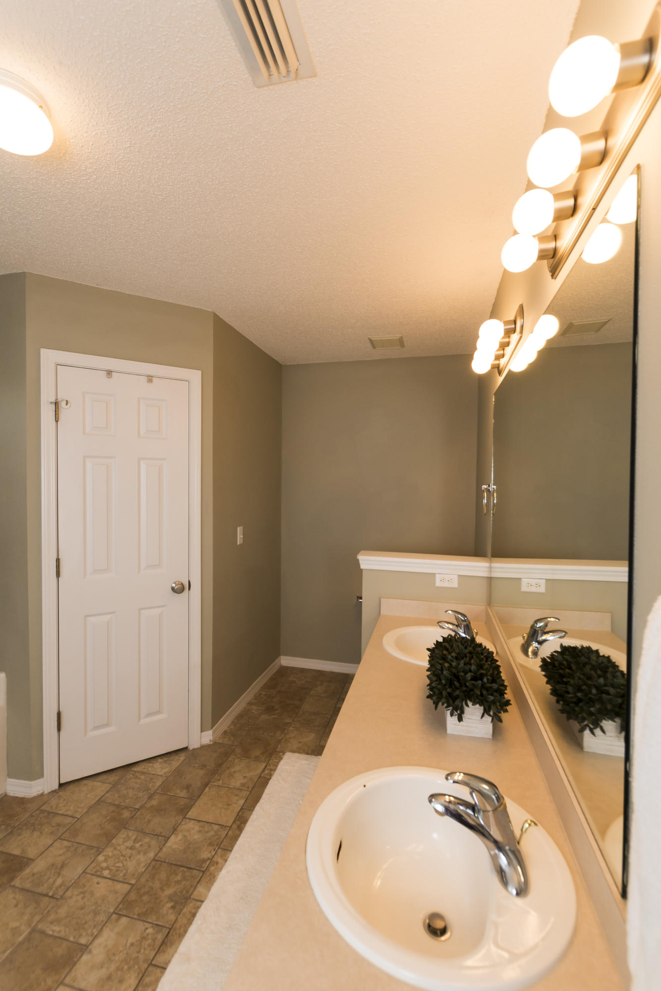 689 Randall Roberts Road Fort Walton Beach, FL 32547 - Photo 32 of 38 Gallery Image 32