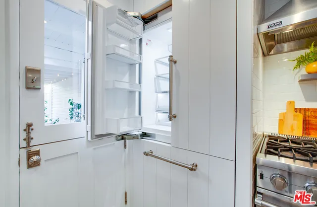 $2,350,000 | 739 Superba Avenue, Venice, CA 90291