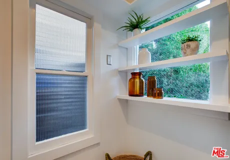 $2,350,000 | 739 Superba Avenue, Venice, CA 90291