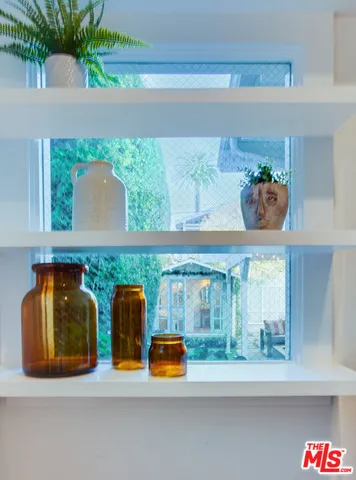 $2,350,000 | 739 Superba Avenue, Venice, CA 90291