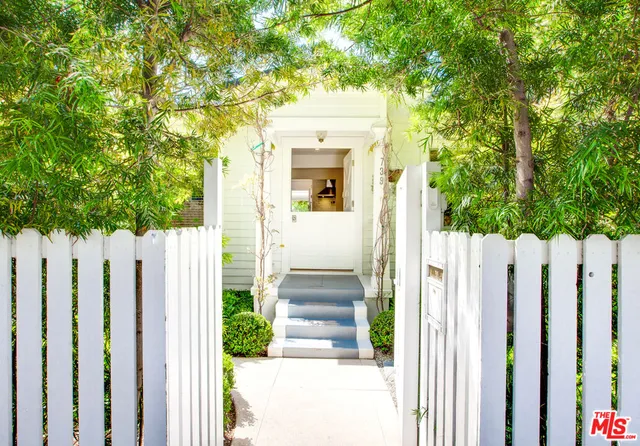 $2,350,000 | 739 Superba Avenue, Venice, CA 90291