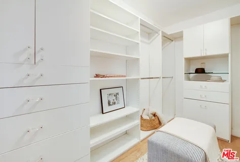 $2,350,000 | 739 Superba Avenue, Venice, CA 90291