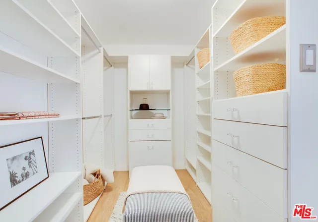 $2,350,000 | 739 Superba Avenue, Venice, CA 90291