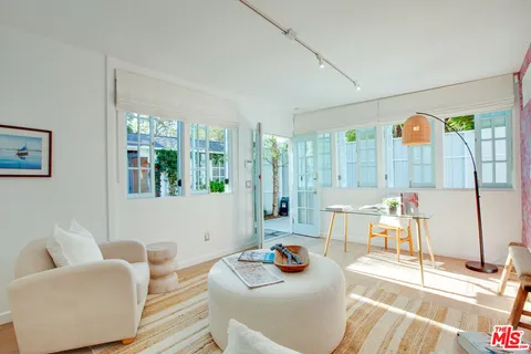 $2,350,000 | 739 Superba Avenue, Venice, CA 90291