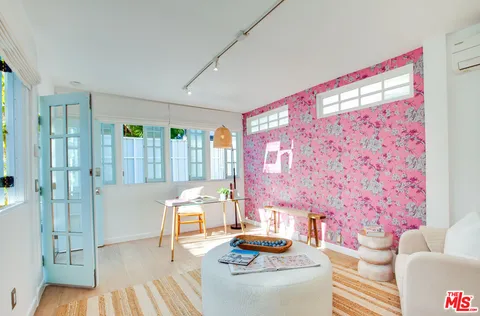 $2,350,000 | 739 Superba Avenue, Venice, CA 90291