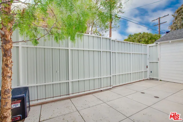 $2,350,000 | 739 Superba Avenue, Venice, CA 90291