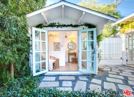 $2,350,000 | 739 Superba Avenue, Venice, CA 90291