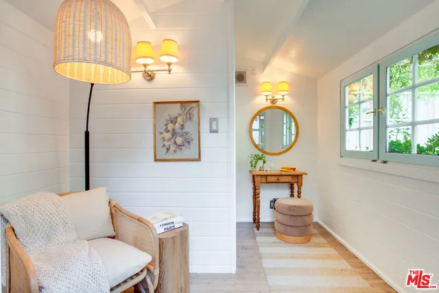 $2,350,000 | 739 Superba Avenue, Venice, CA 90291