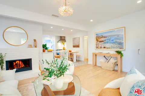 $2,350,000 | 739 Superba Avenue, Venice, CA 90291