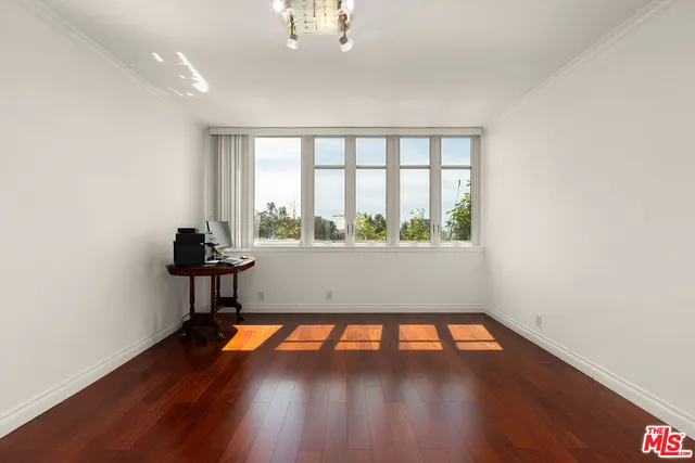 $799,000 | 289 South Barrington Avenue, Unit A307, Los Angeles, CA 90049