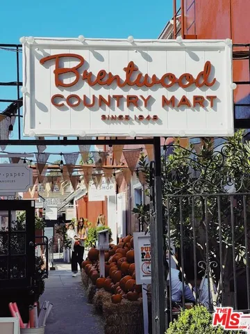 $799,000 | 289 South Barrington Avenue, Unit A307, Los Angeles, CA 90049