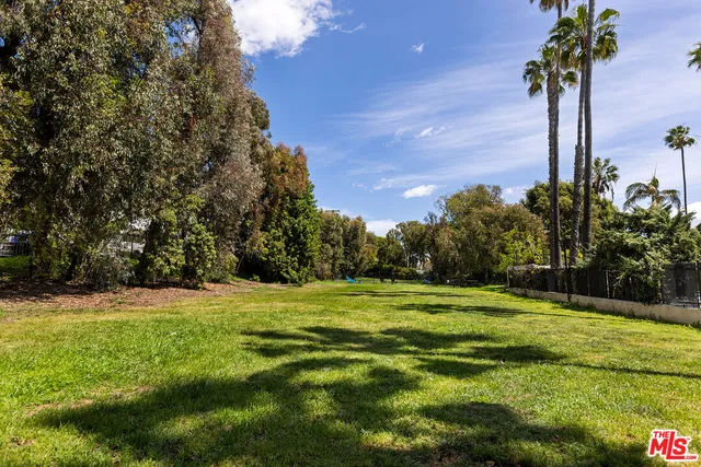 $799,000 | 289 South Barrington Avenue, Unit A307, Los Angeles, CA 90049