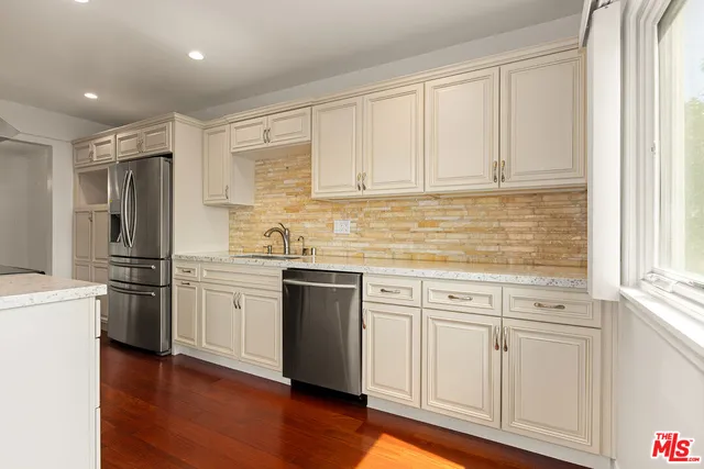 $799,000 | 289 South Barrington Avenue, Unit A307, Los Angeles, CA 90049