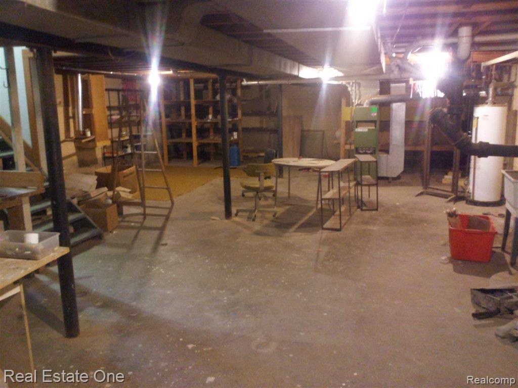 10333 Wayne Road Livonia, MI 48150 - Photo 19 of 24 Basement pic 1