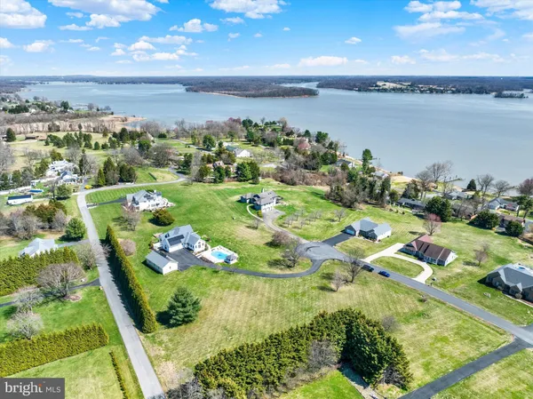 $800,000 | 39 Clearview Court, Elkton, MD 21921