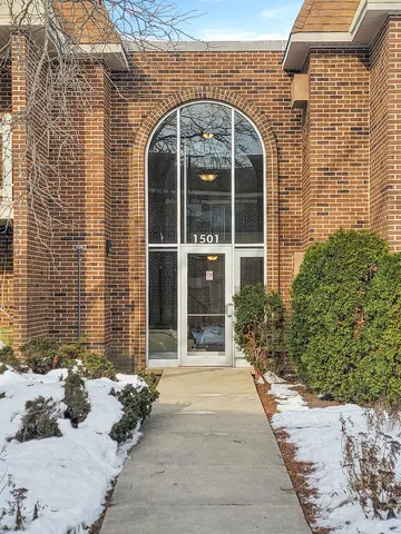 $195,000 | 1501 Churchill Drive, Unit 105, Palatine, IL 60074