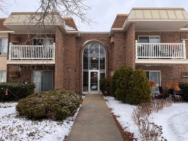 $187,200 | 1501 Churchill Drive, Unit 105, Palatine, IL 60074