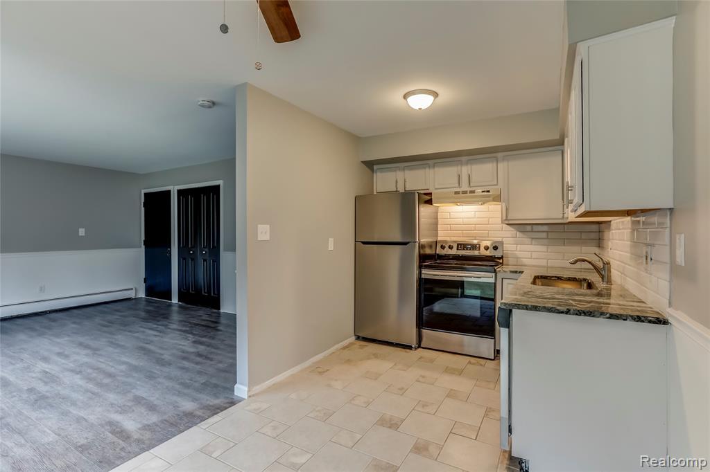 2161 Decker Road, Unit 21 Walled Lake, MI 48390 - Photo 2 of 14