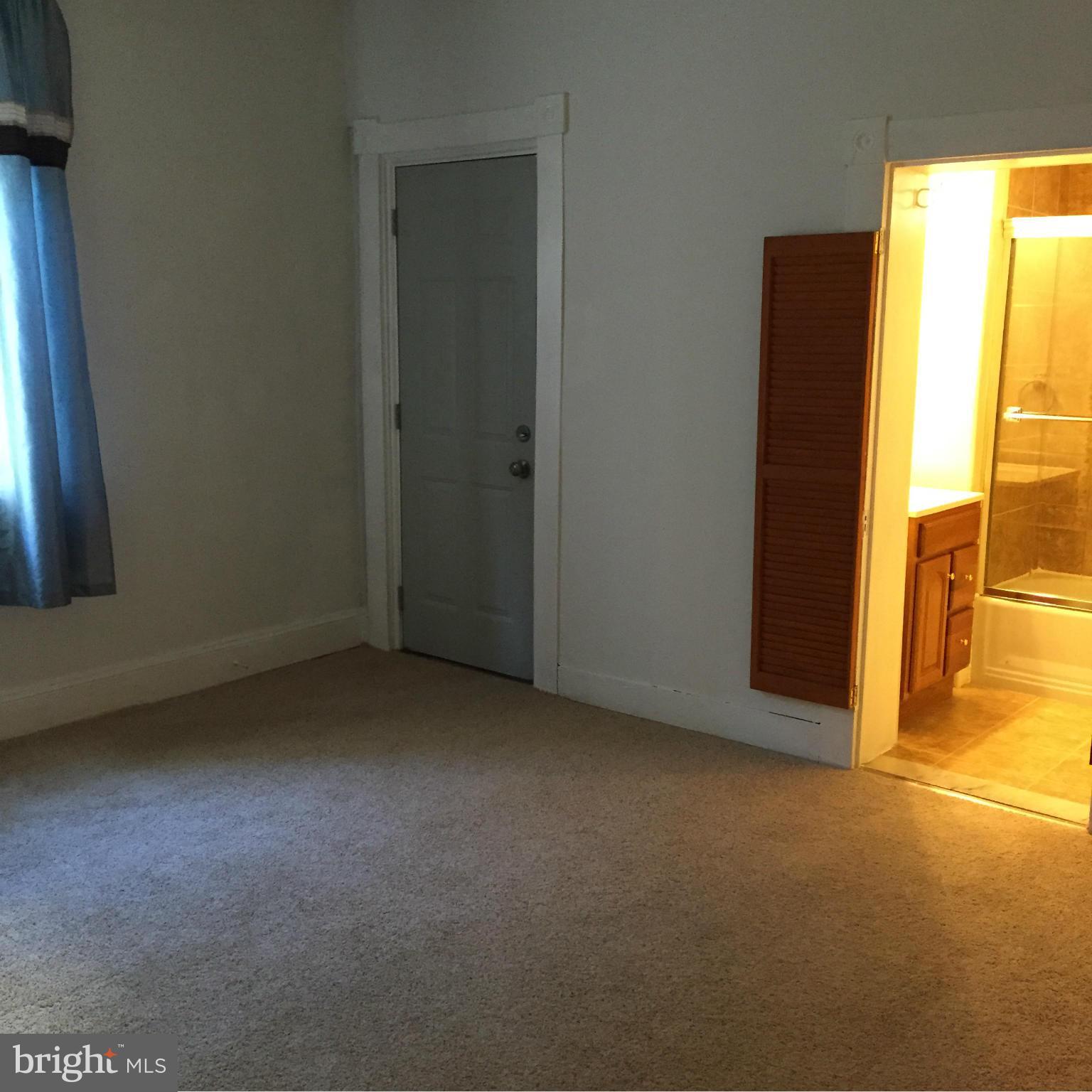 Bedroom (Master)