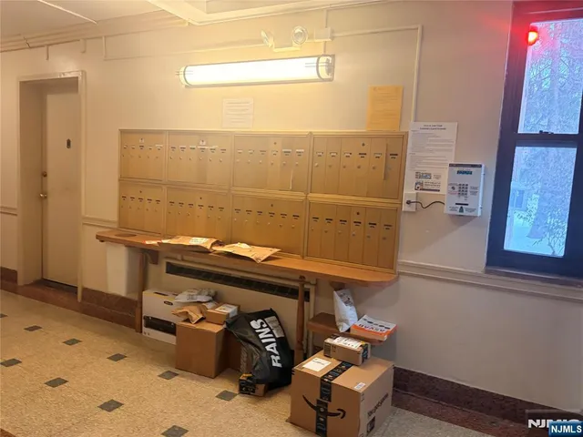 $1,900 | 3021 Edwin Avenue, Unit 3E, Fort Lee, NJ 07024