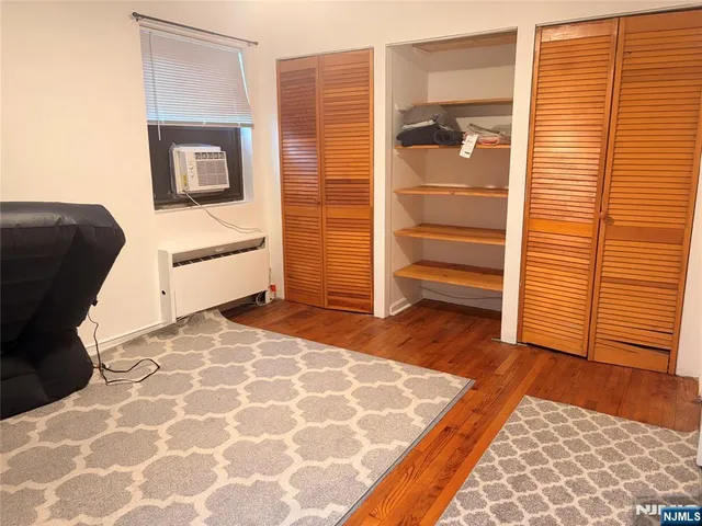 $1,900 | 3021 Edwin Avenue, Unit 3E, Fort Lee, NJ 07024