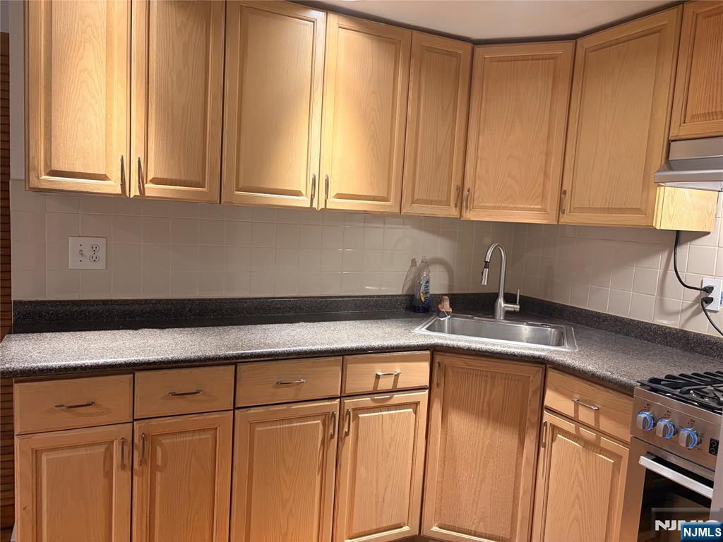 3021 Edwin Avenue Fort Lee, NJ 07024 - Photo 7 of 21