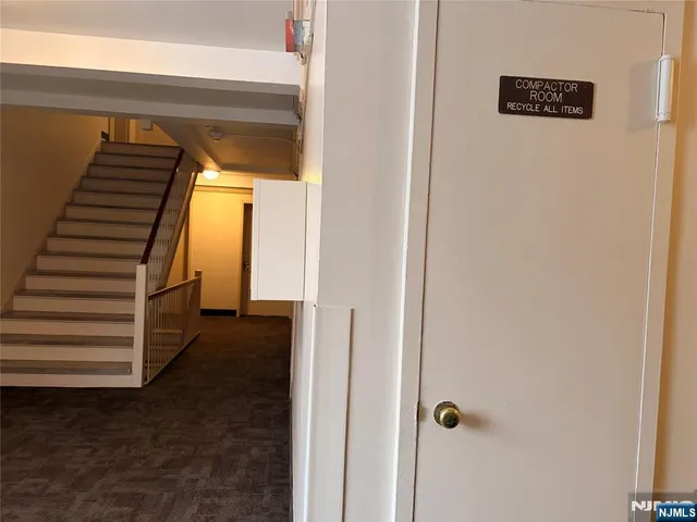 $1,900 | 3021 Edwin Avenue, Unit 3E, Fort Lee, NJ 07024