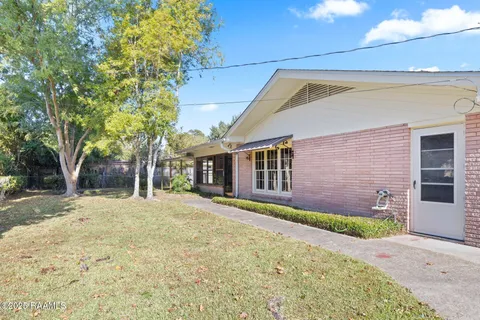 $270,000 | 300 Claymore Drive, Lafayette, LA 70503