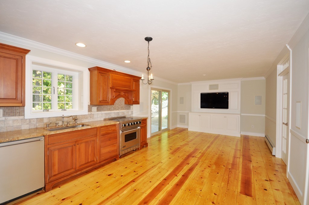 219 Randall Road Berlin, MA 01503 - Photo 15 of 30