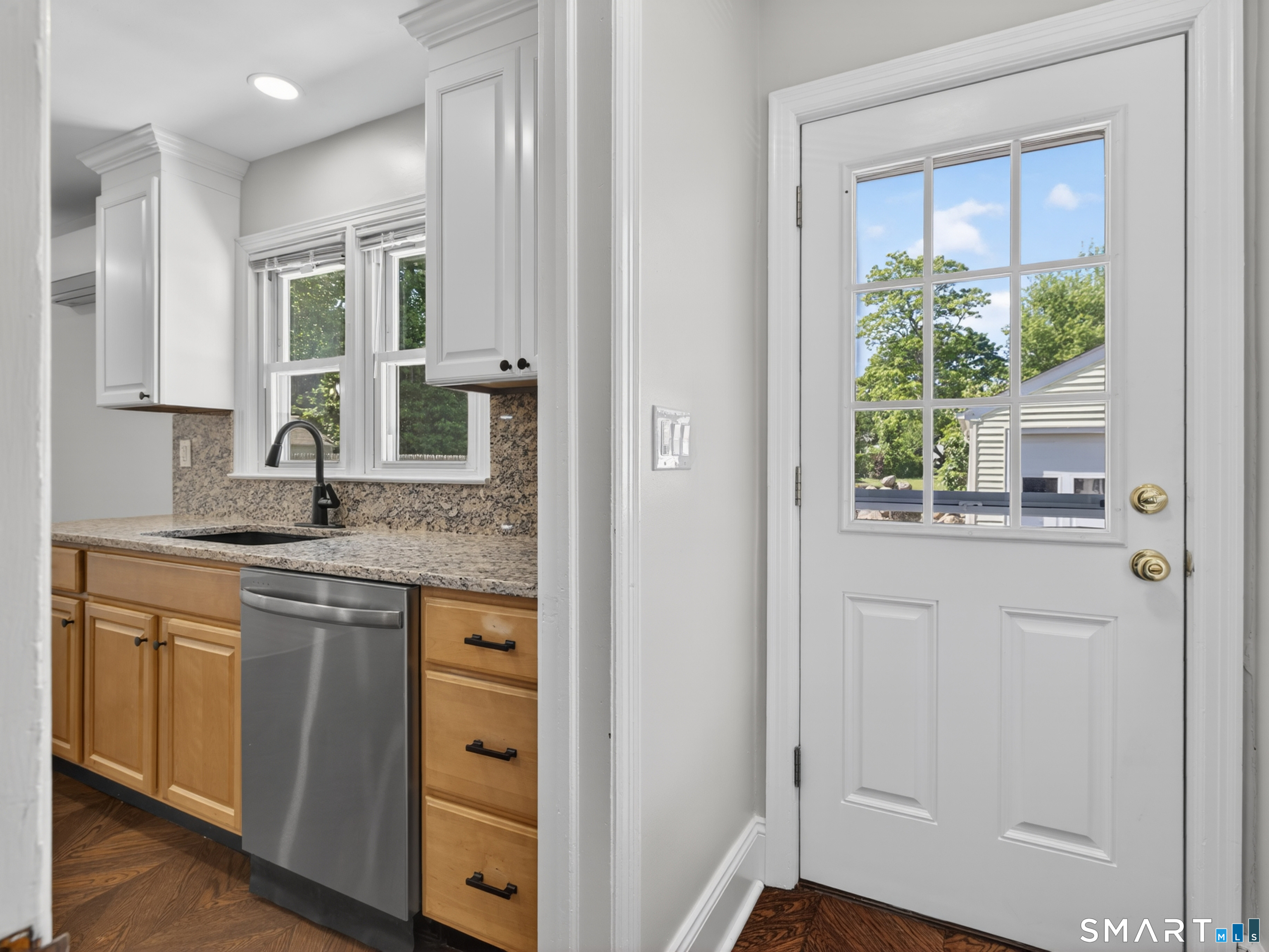 74 Nicholas Avenue Groton, CT 06340 - Photo 17 of 36