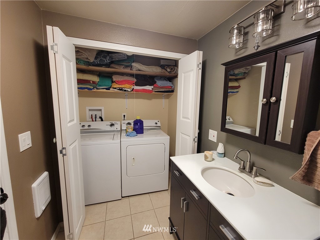 221 Cowlitz Road Winlock, WA 98596 - Photo 11 of 37 Gallery Image 11