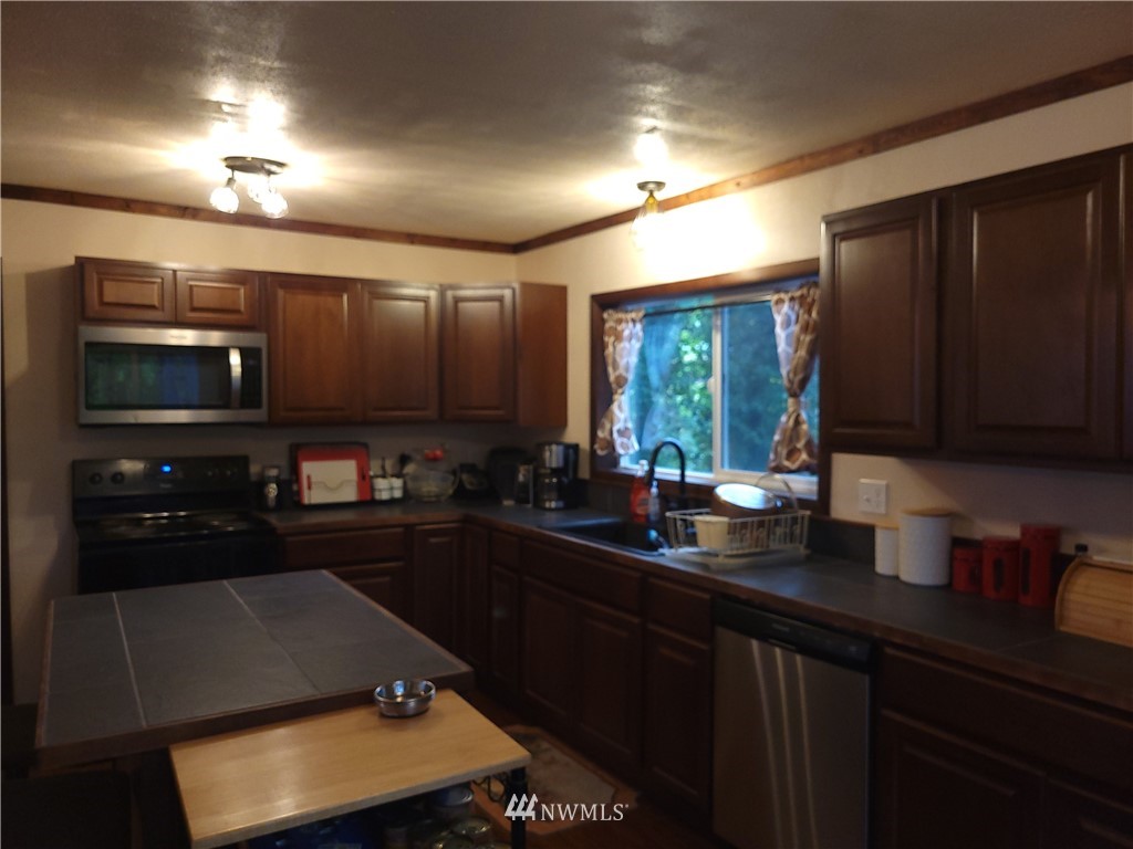 221 Cowlitz Road Winlock, WA 98596 - Photo 12 of 37 Gallery Image 12