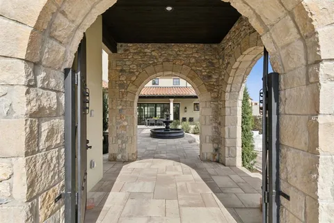 $2,999,997 | 10 Catalonia Drive, Westlake, TX 76262