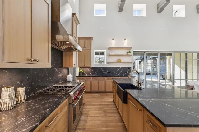 $2,999,997 | 10 Catalonia Drive, Westlake, TX 76262