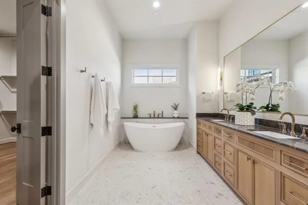 $2,999,997 | 10 Catalonia Drive, Westlake, TX 76262