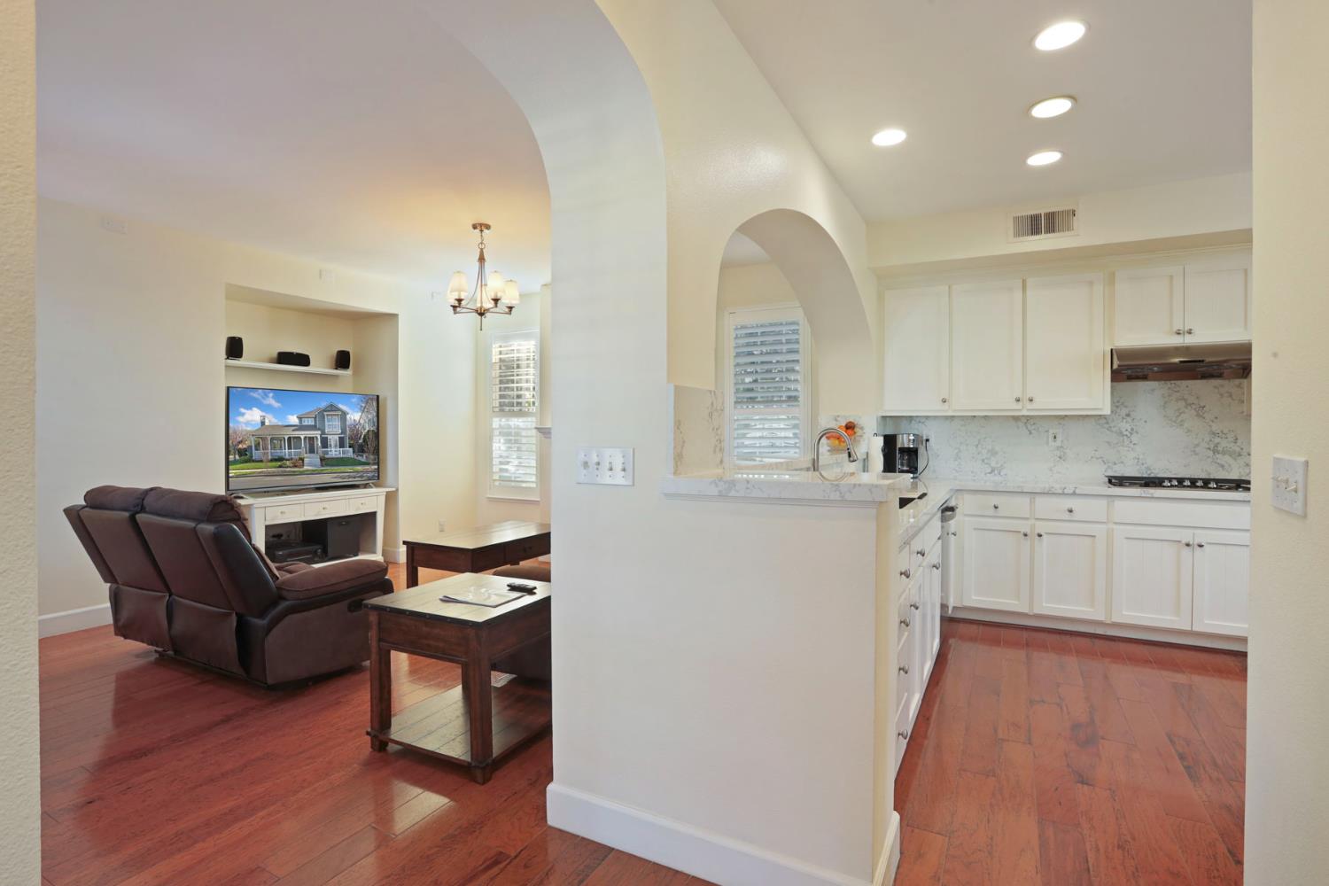 2736 Daisy Lane Tracy, CA 95377 - Photo 11 of 52