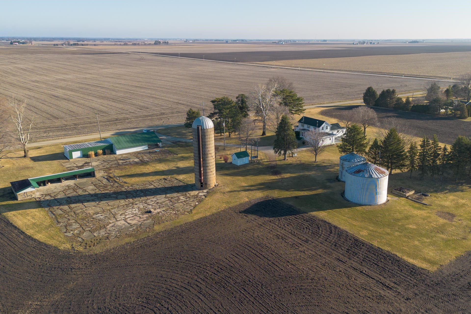190 North 20th Road Peru, IL 61354 - Photo 4 of 45 a view of a city