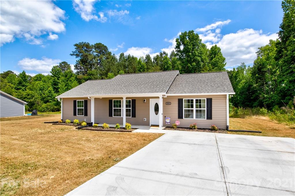 532 Edwards Road Fort Lawn, SC 29714 - Photo 2 of 26 Gallery Image 2