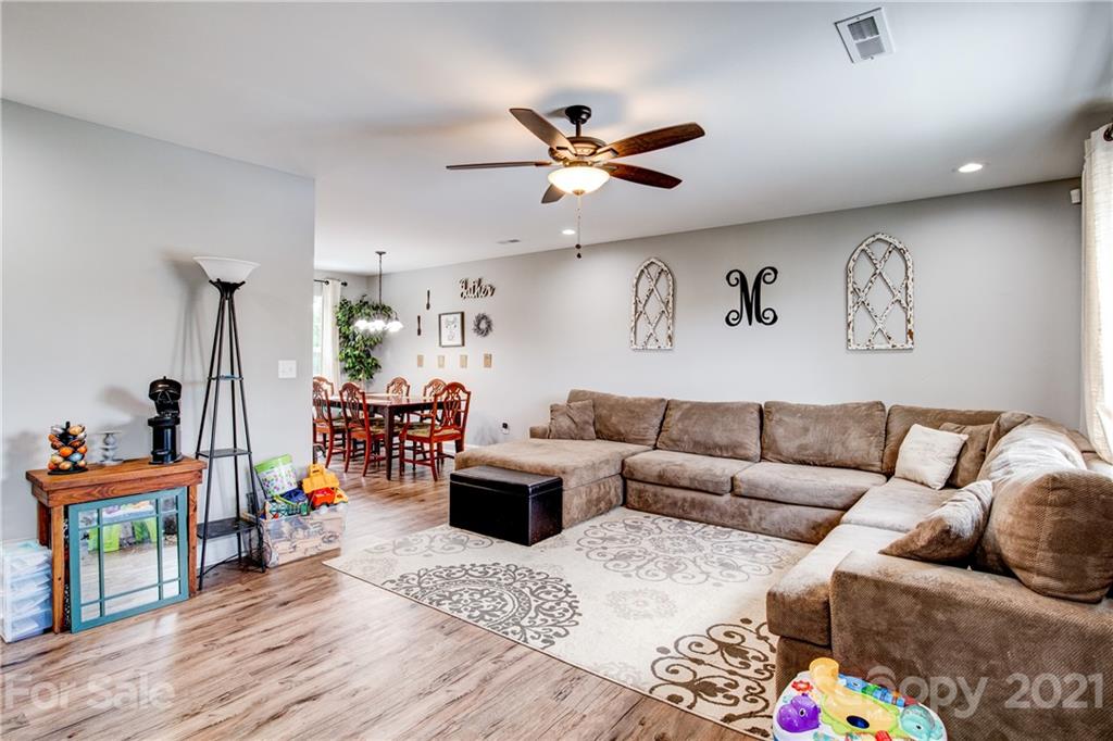 532 Edwards Road Fort Lawn, SC 29714 - Photo 5 of 26 Gallery Image 5